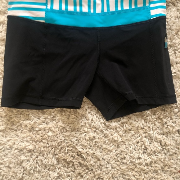 Lulu lemon tank top and shorts - Picture 5 of 8